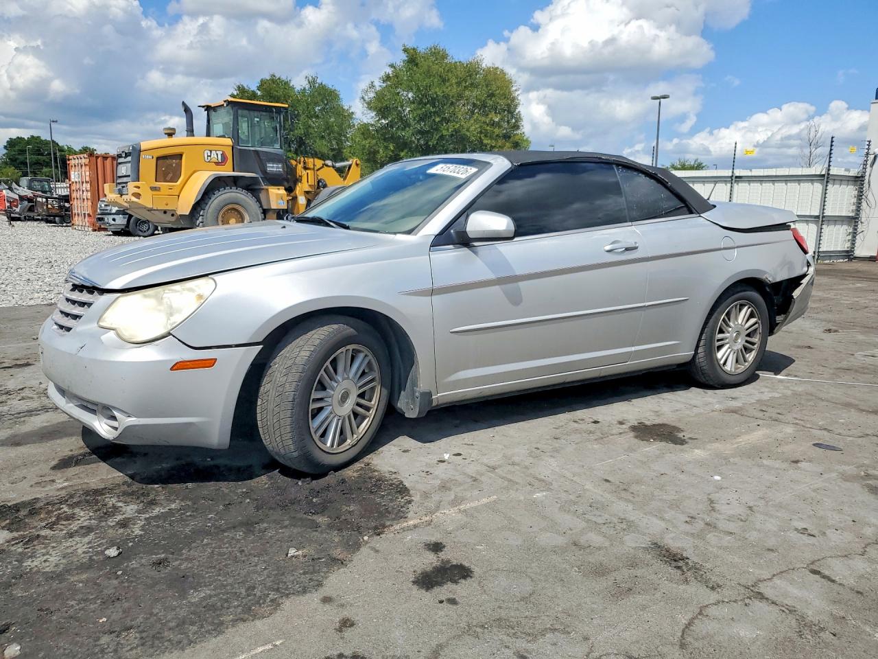 Salvage Chrysler Sebring Image