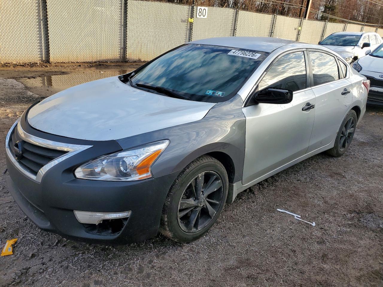 Salvage Nissan Altima Image