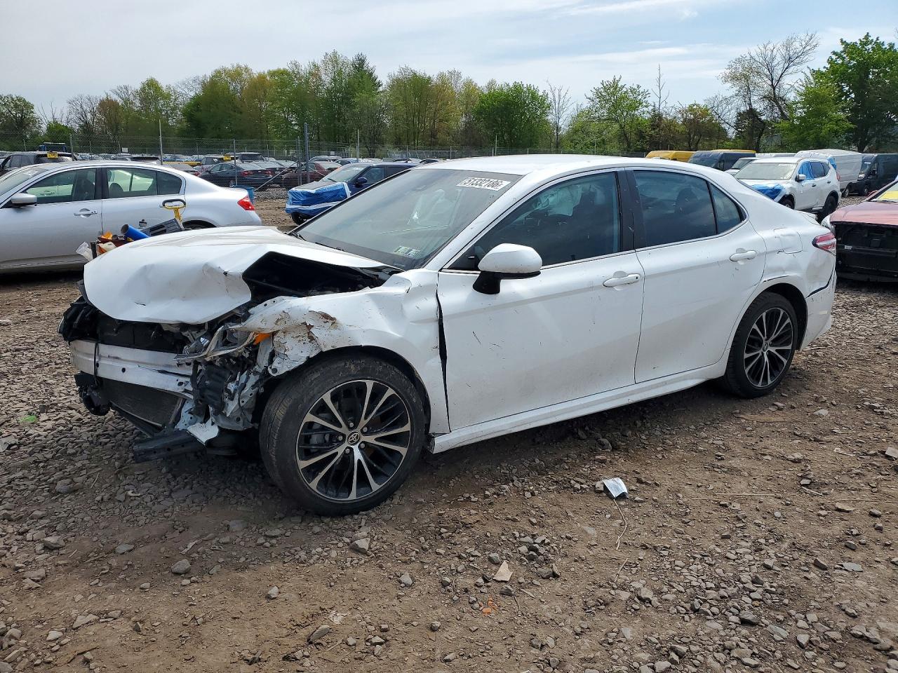 Salvage Toyota Camry Image