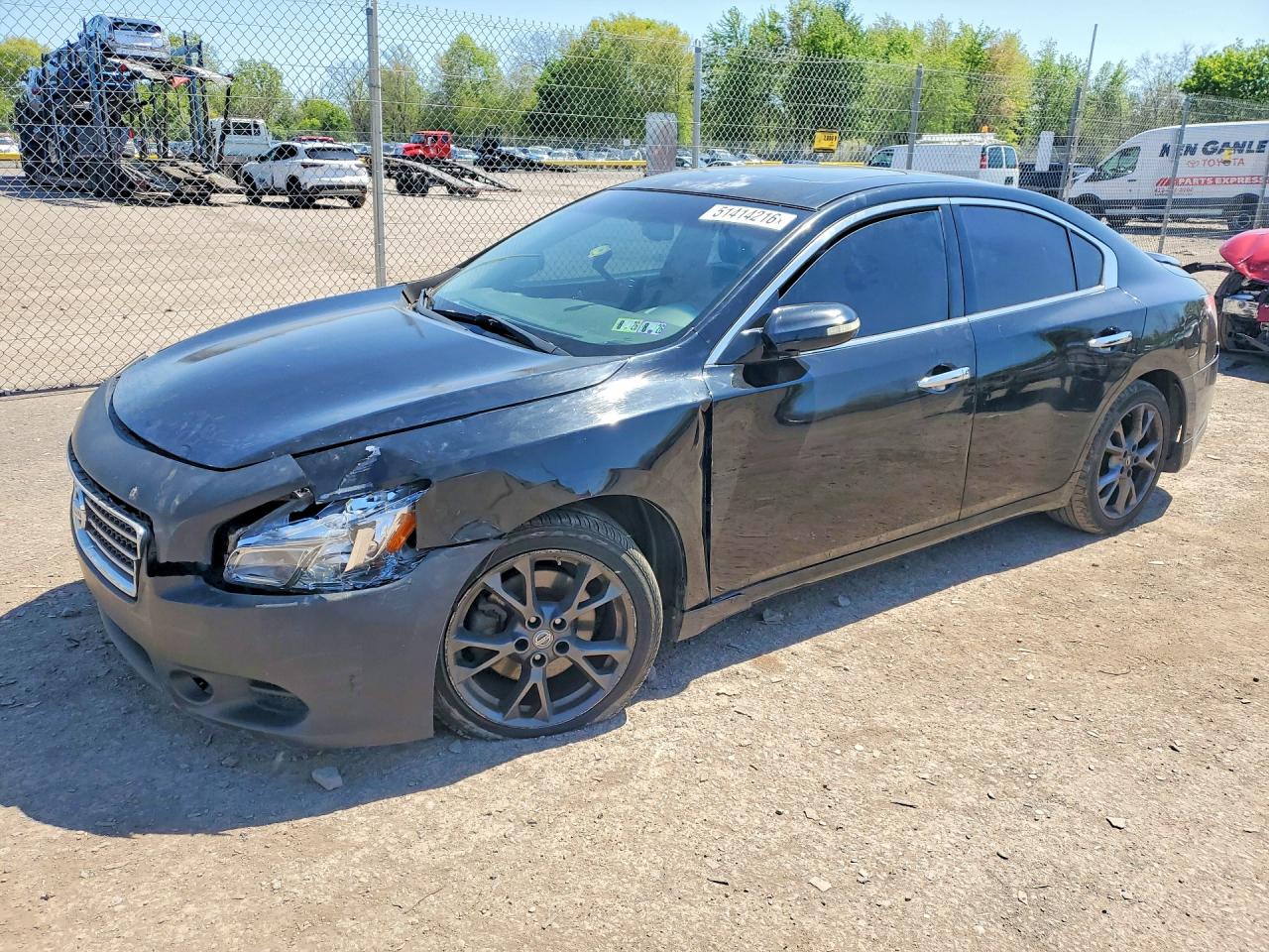Salvage Nissan Maxima Image