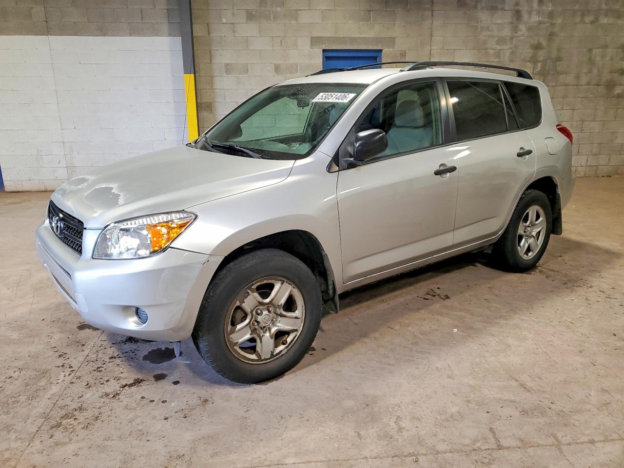 Salvage Toyota RAV4 Image