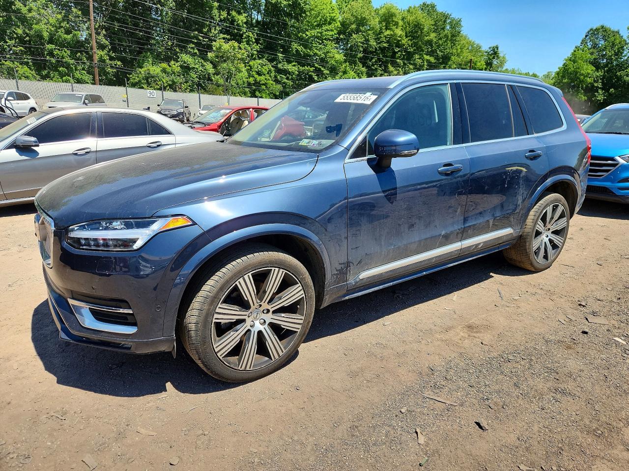 Salvage Volvo XC90 Image