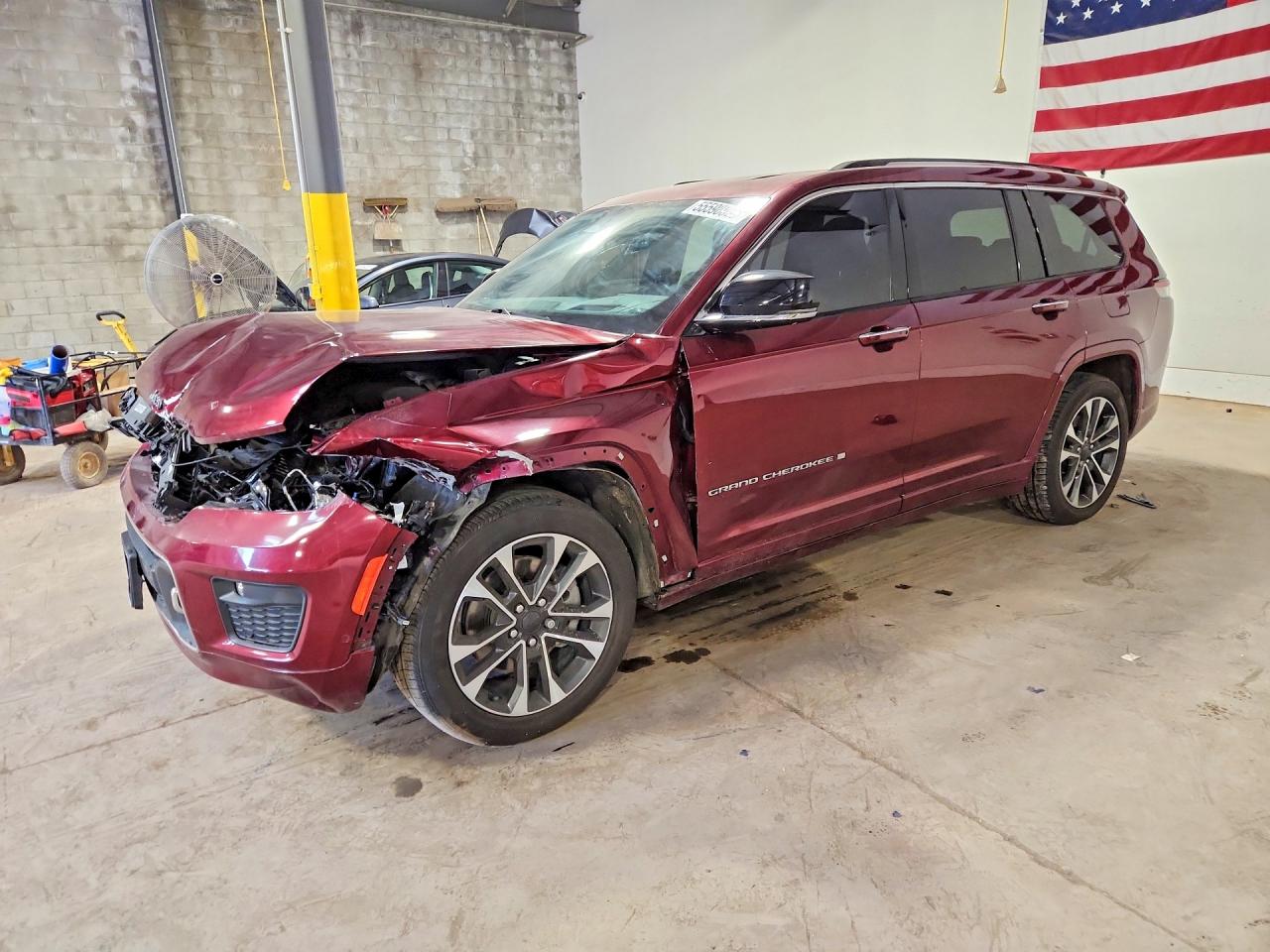 Salvage Jeep Cherokee Image