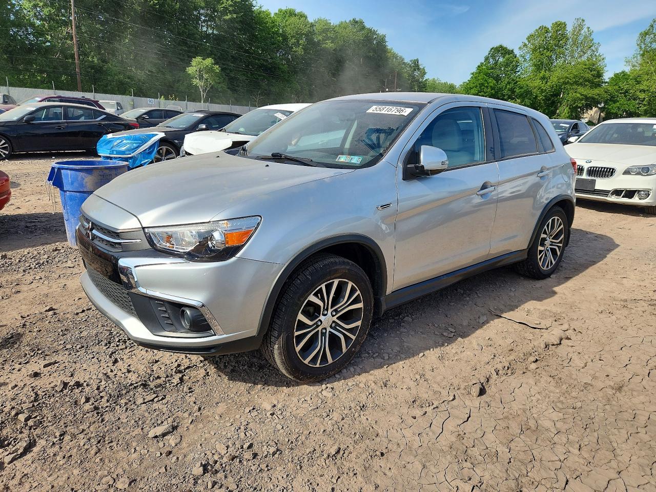 Salvage Mitsubishi Outlander Image