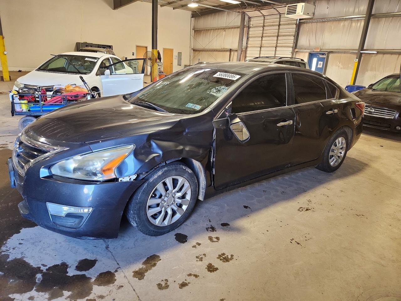 Salvage Nissan Altima Image