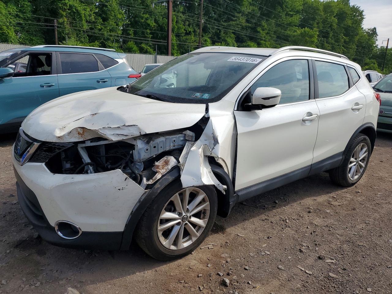 Salvage Nissan Rogue Image
