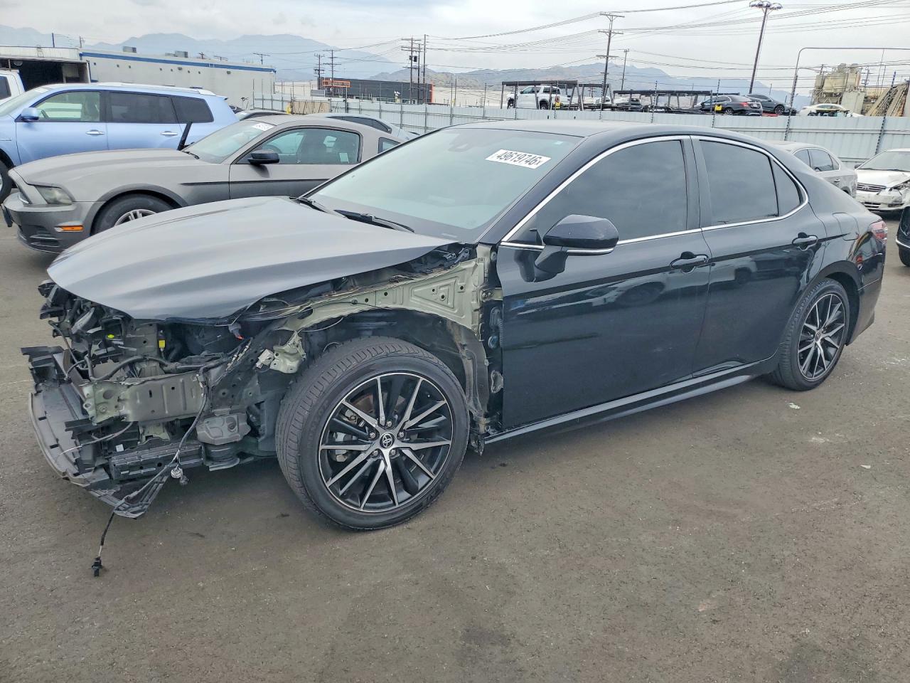Salvage Toyota Camry Image