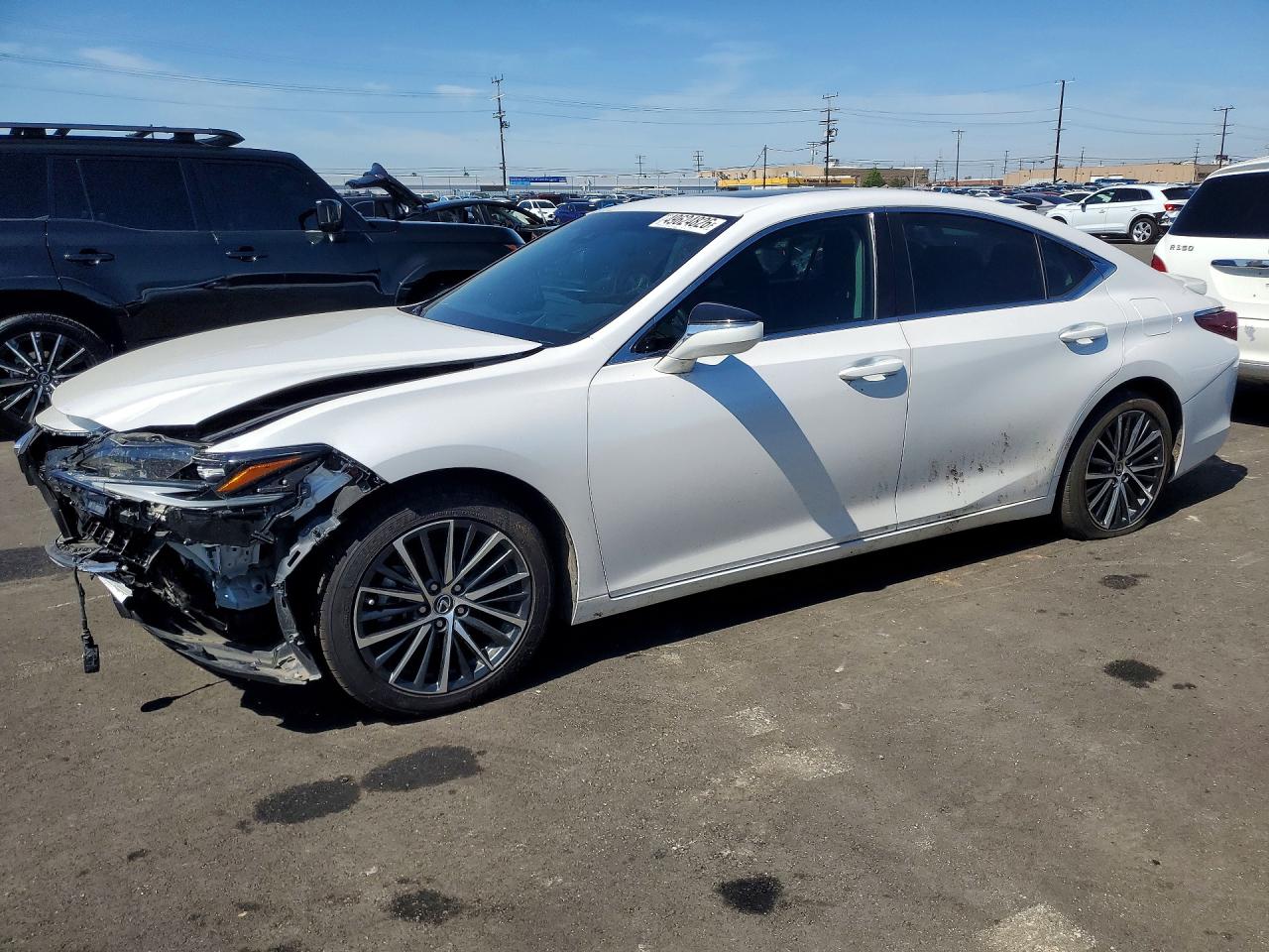 Salvage Lexus Es Image