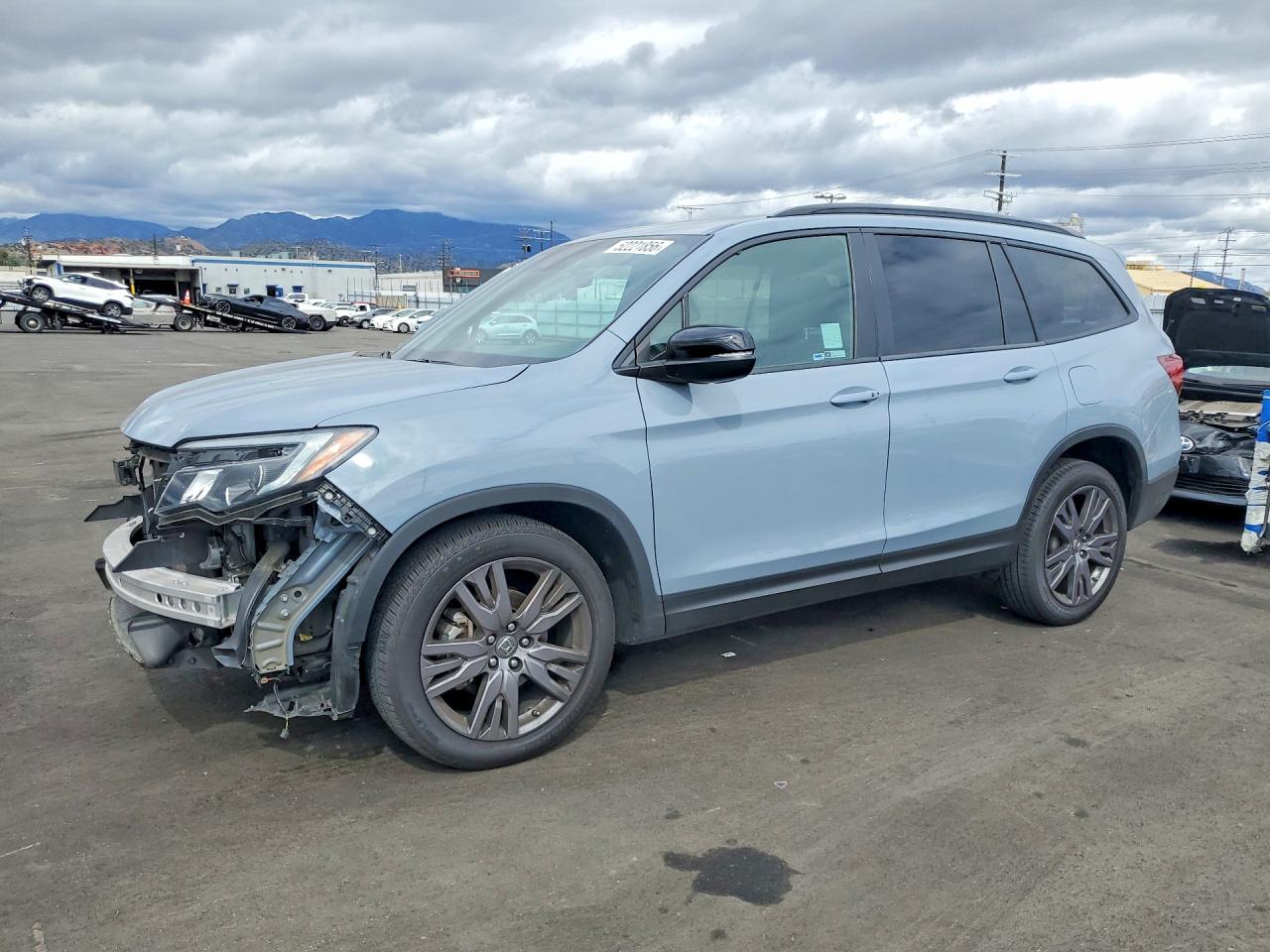 Salvage Honda Pilot Image
