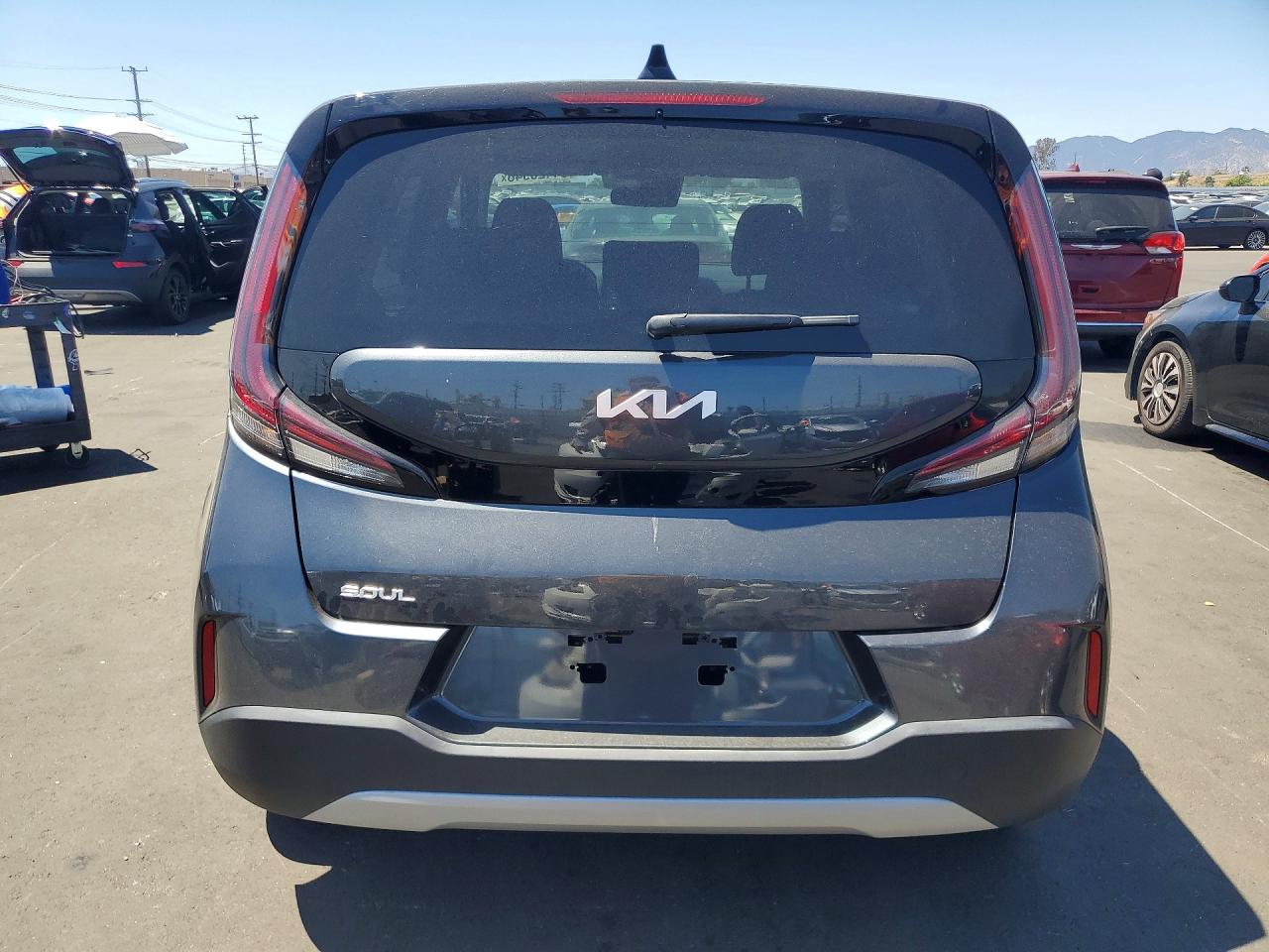 Kia Soul Lx