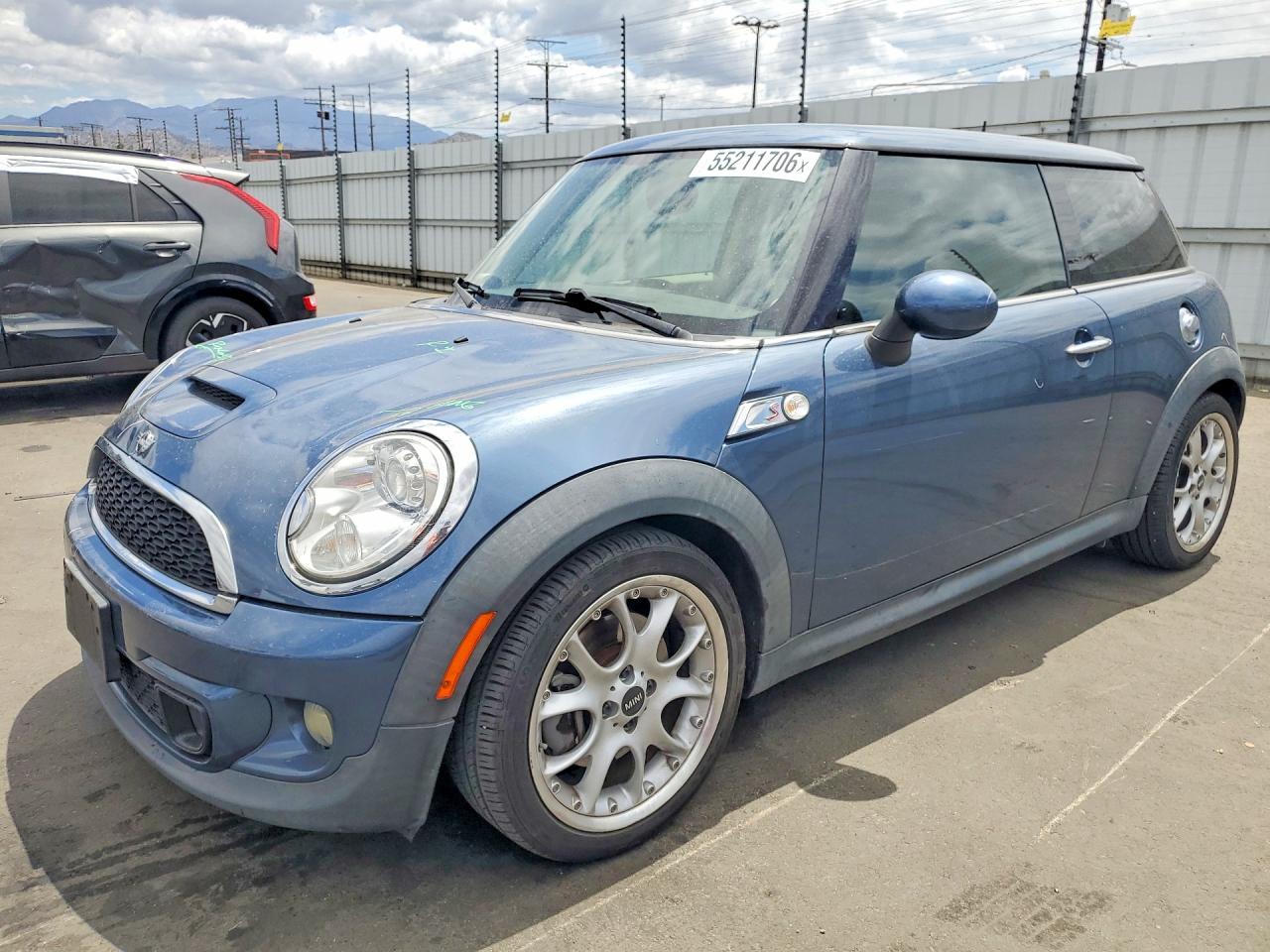 Salvage MINI Cooper Image