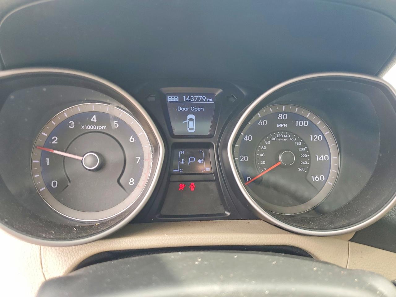 Hyundai ELANTRA Base