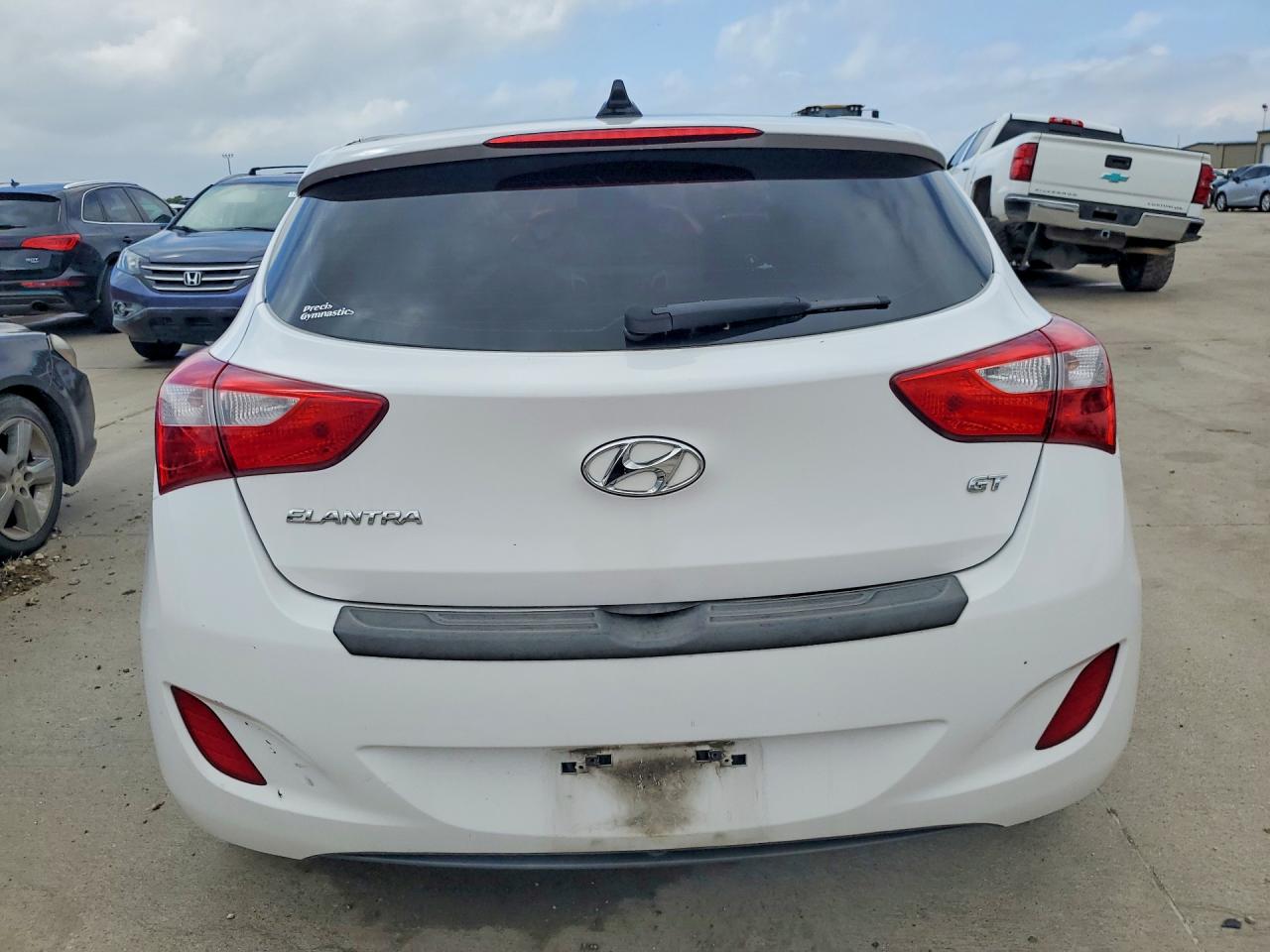 Hyundai ELANTRA Base