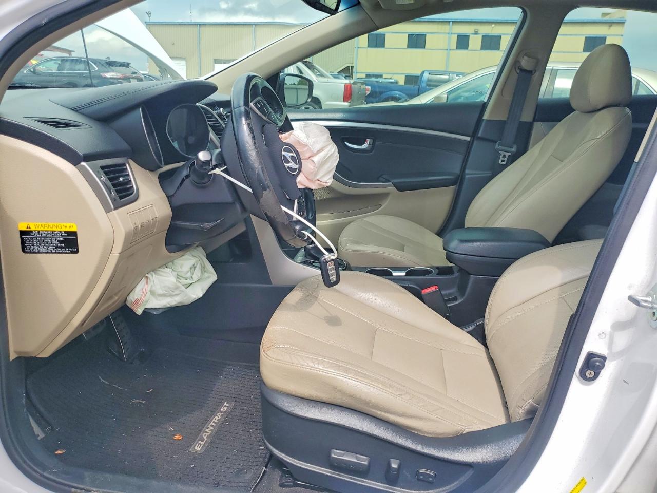 Hyundai ELANTRA Base