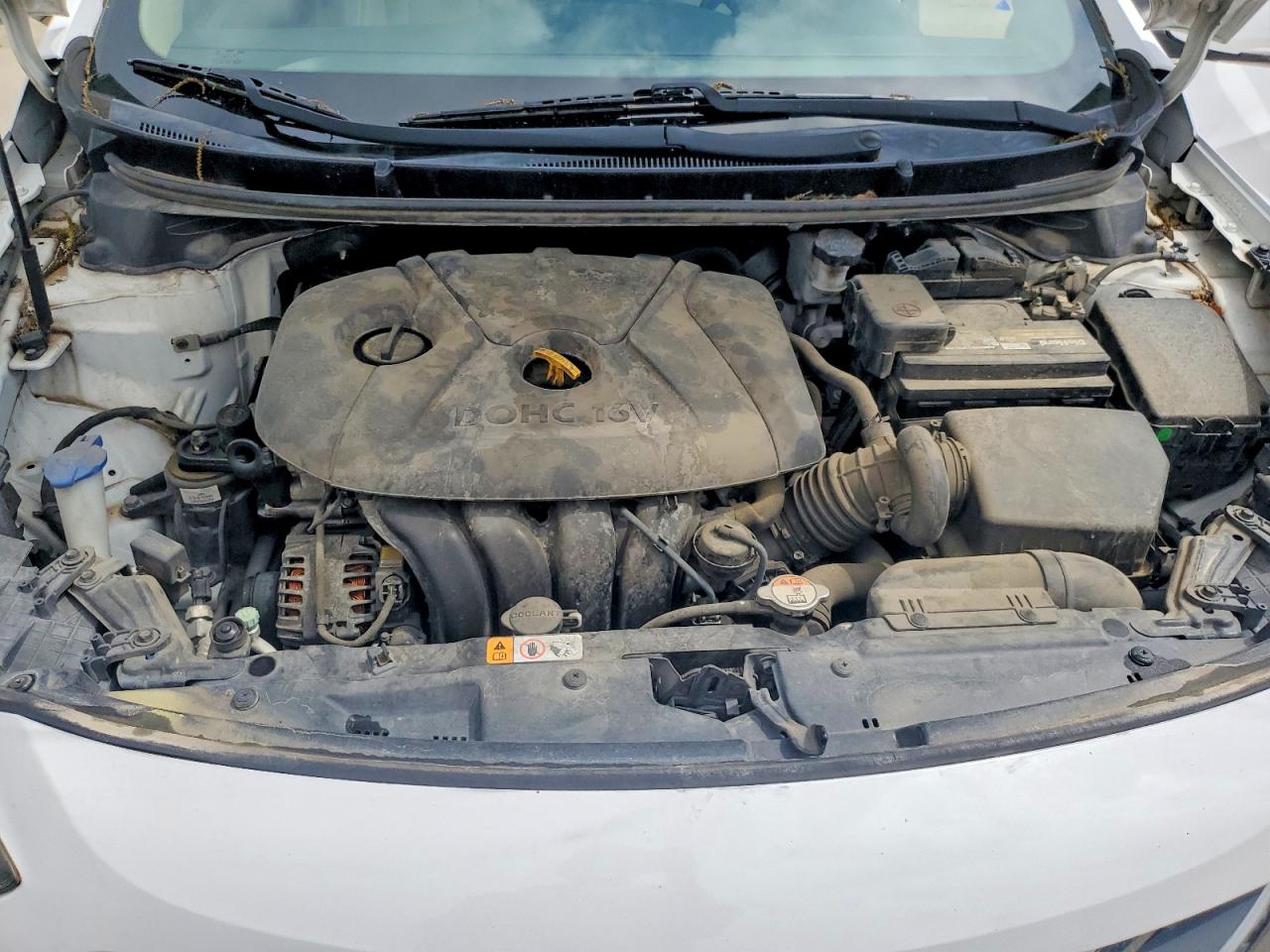 Hyundai ELANTRA Base