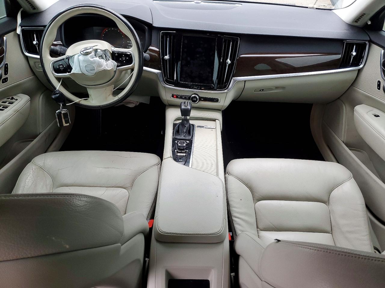 Volvo S90 T5 Momentum