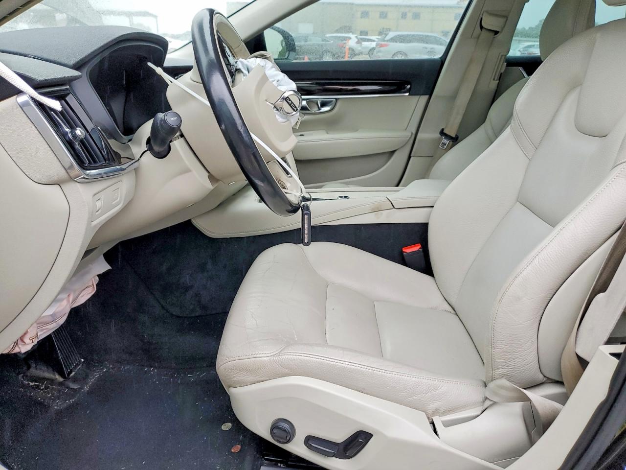 Volvo S90 T5 Momentum
