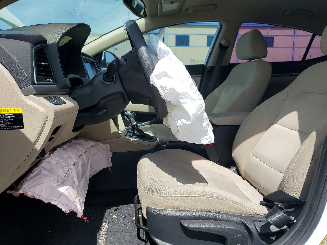 Hyundai ELANTRA Sel