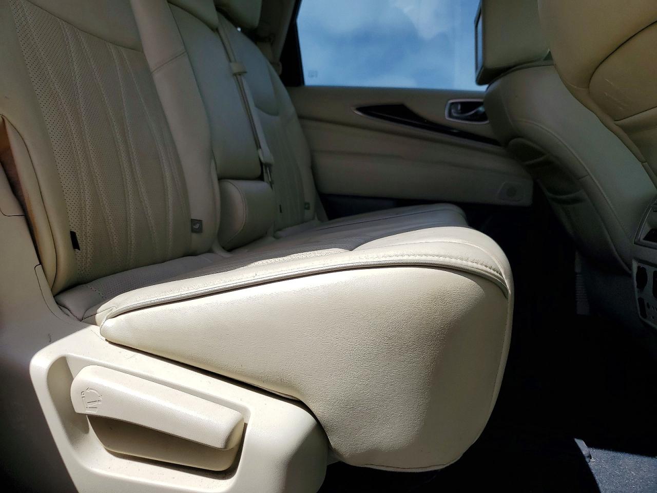 INFINITI Qx Base