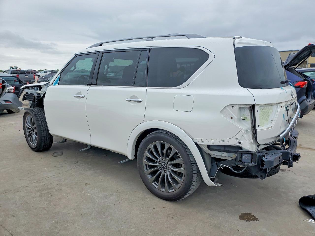 Nissan Armada Platinum