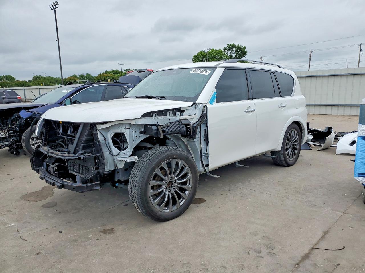 Salvage Nissan Armada Image