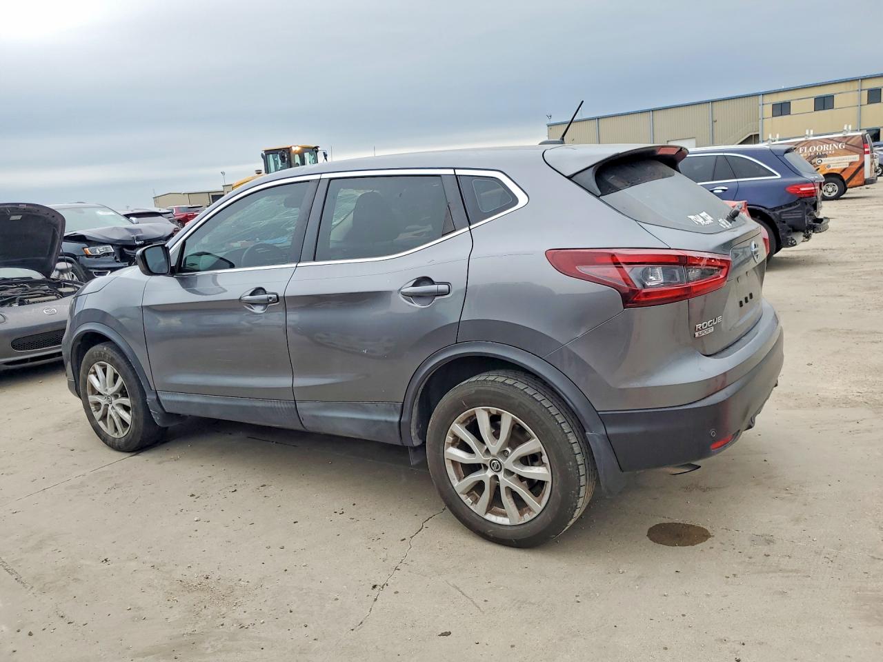 Nissan Rogue S