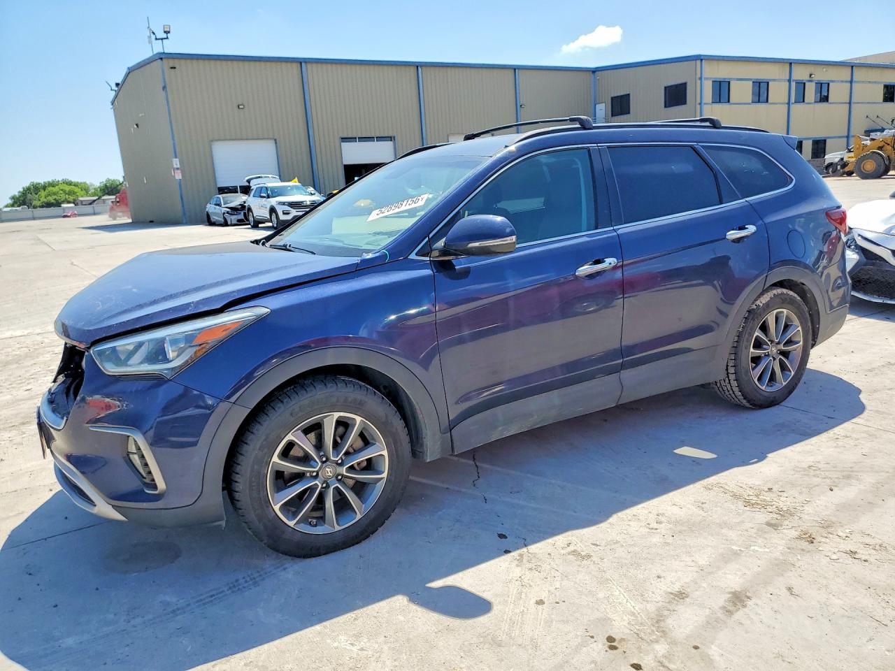 Salvage Hyundai SANTA FE Image