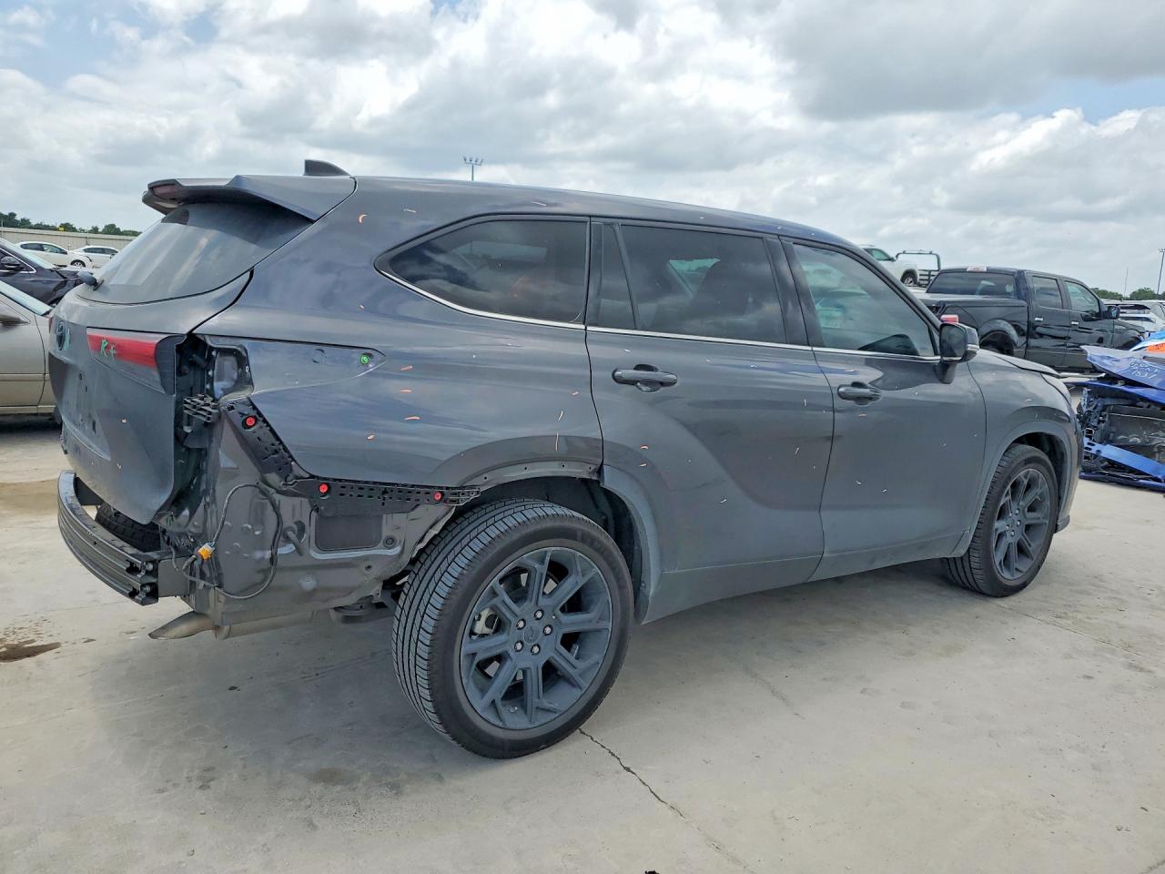 Toyota Highlander L