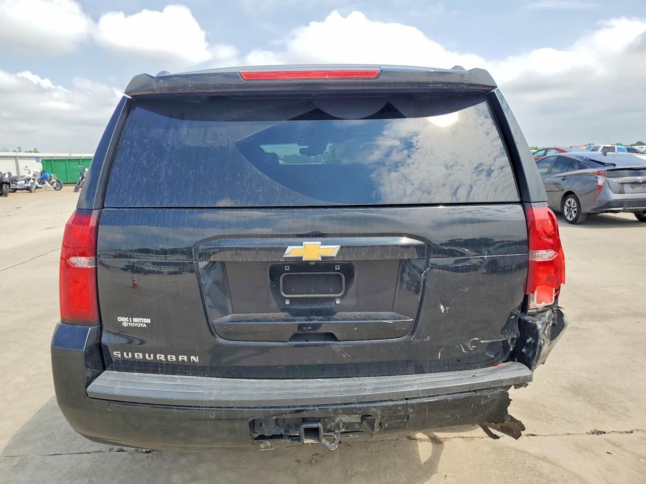 Chevrolet Suburban C1500 Lt