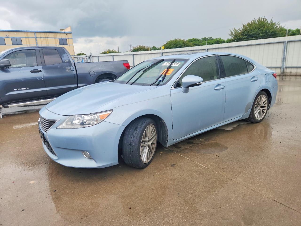 Salvage Lexus Es Image
