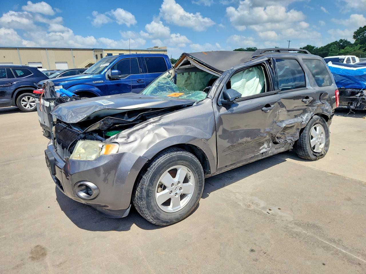 Salvage Ford Escape Image