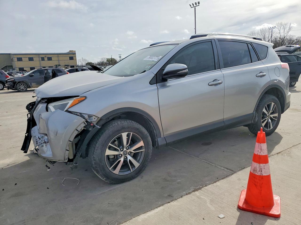 Salvage Toyota RAV4 Image