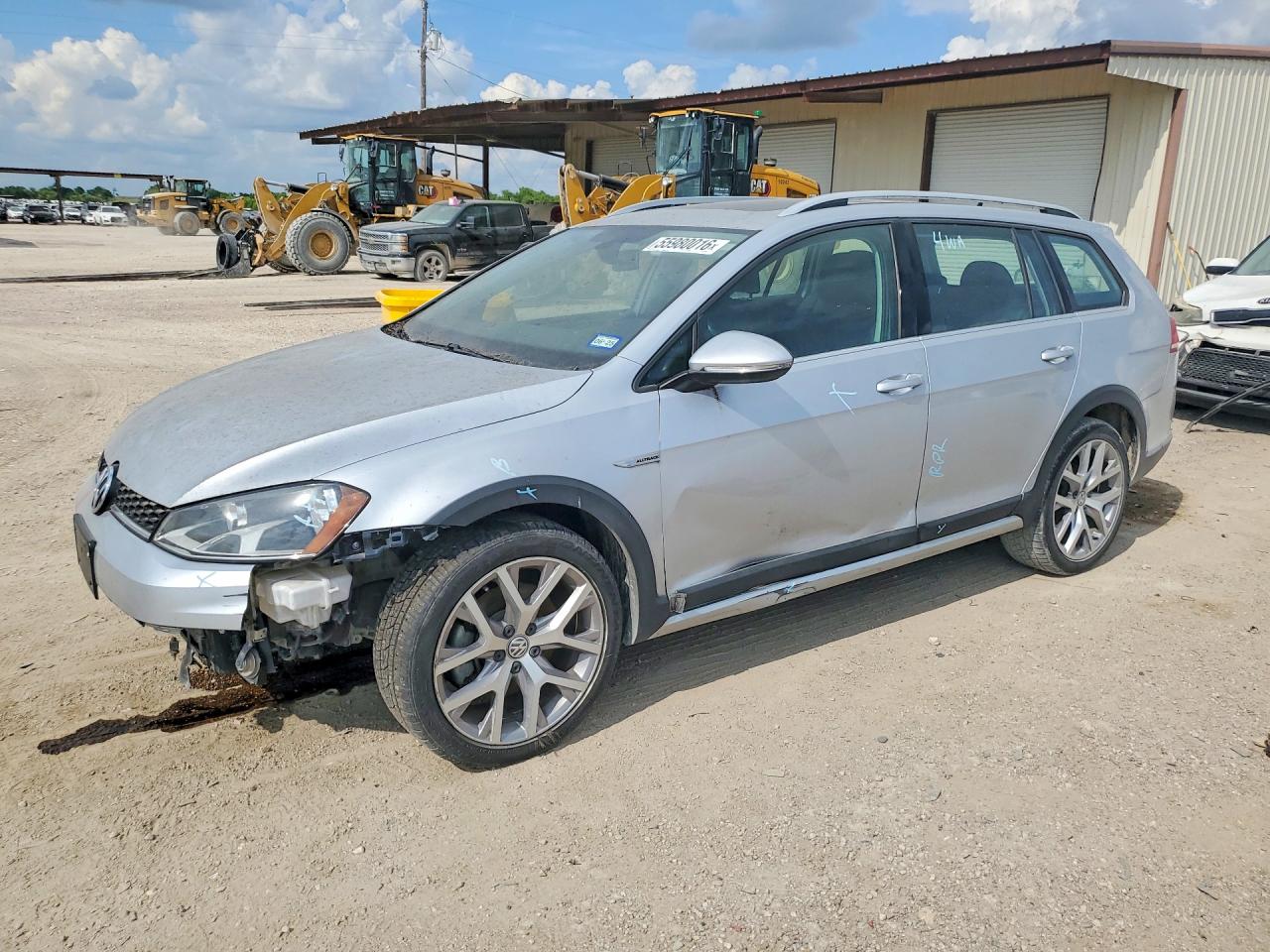 Salvage Volkswagen Golf Image