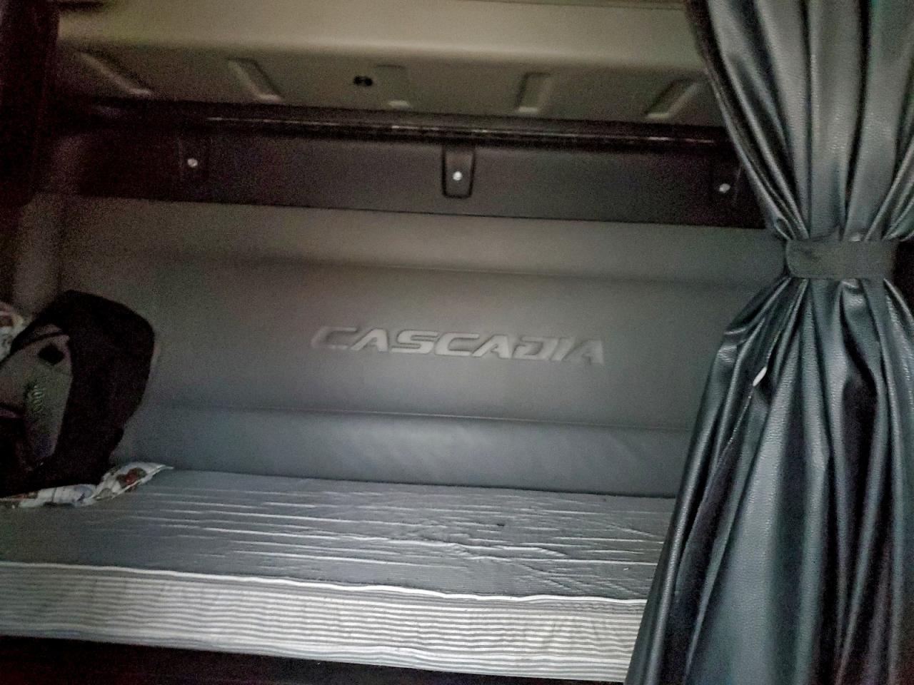 Freightliner Cascadia 126