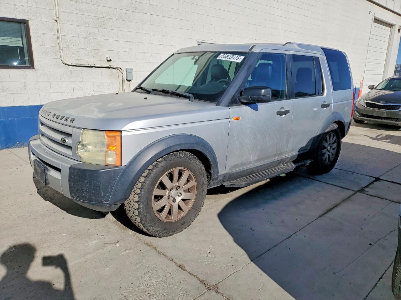 Salvage Land Rover LR3 Image
