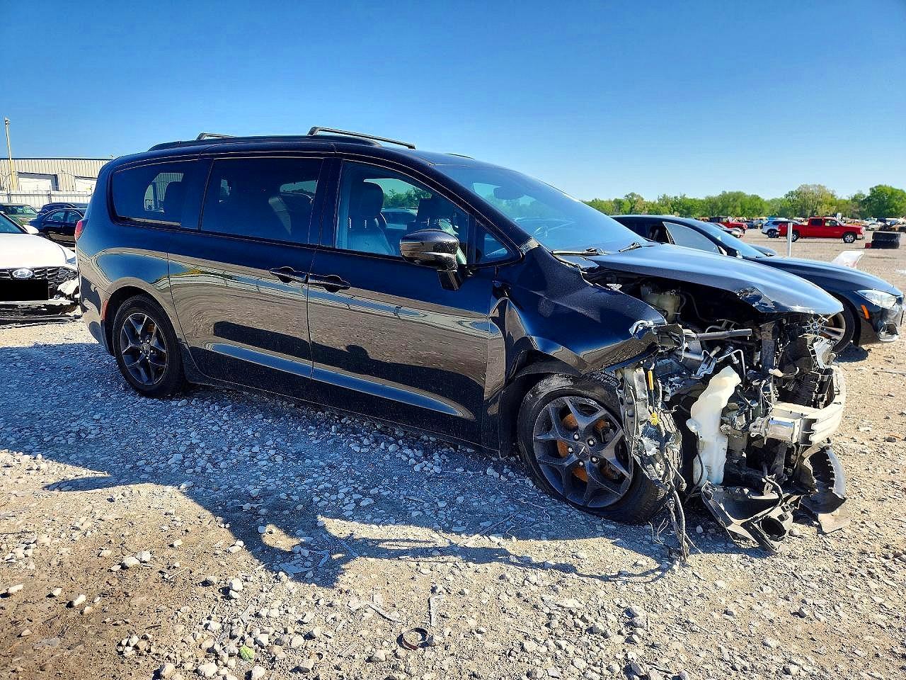 Chrysler Pacifica Touring L Plus