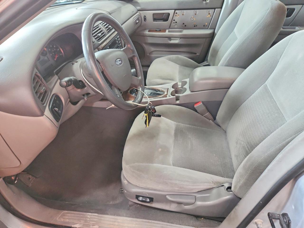 Ford Taurus Sel