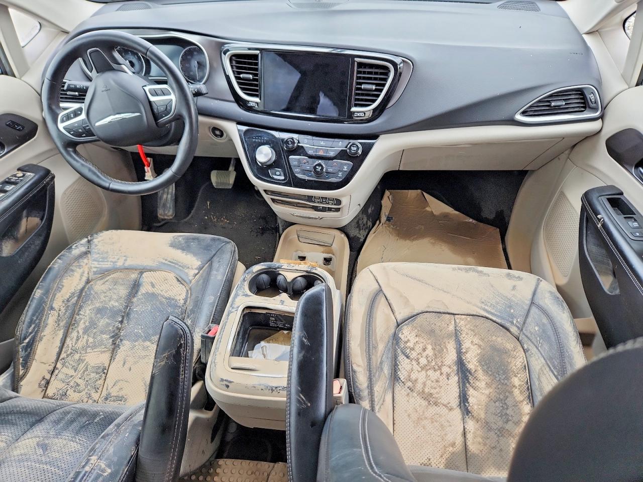 Chrysler Pacifica Touring L