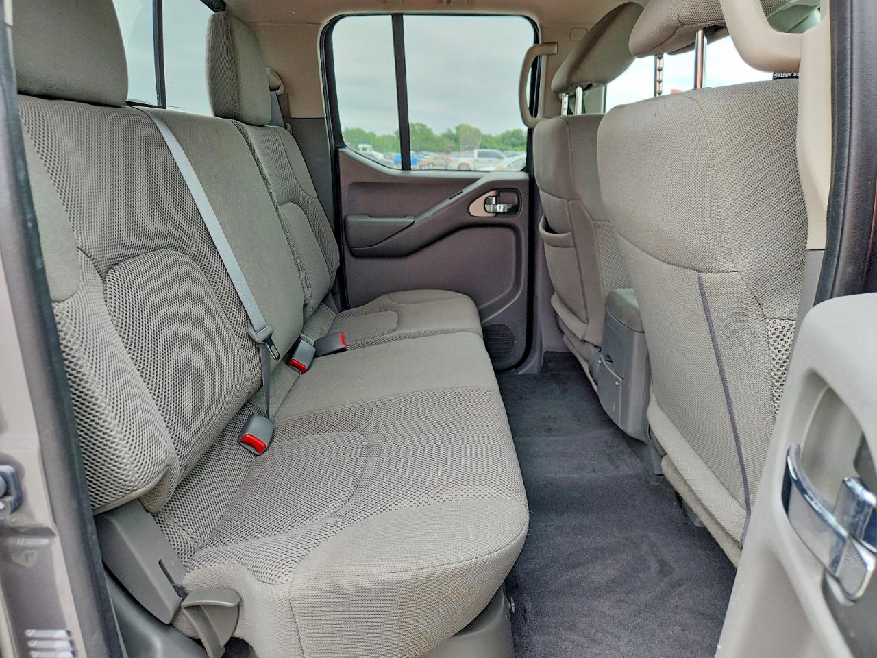 Nissan Frontier Sv