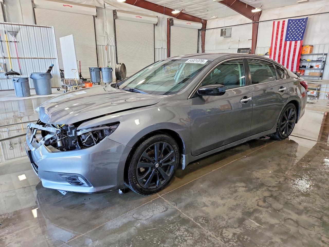 Salvage Nissan Altima Image