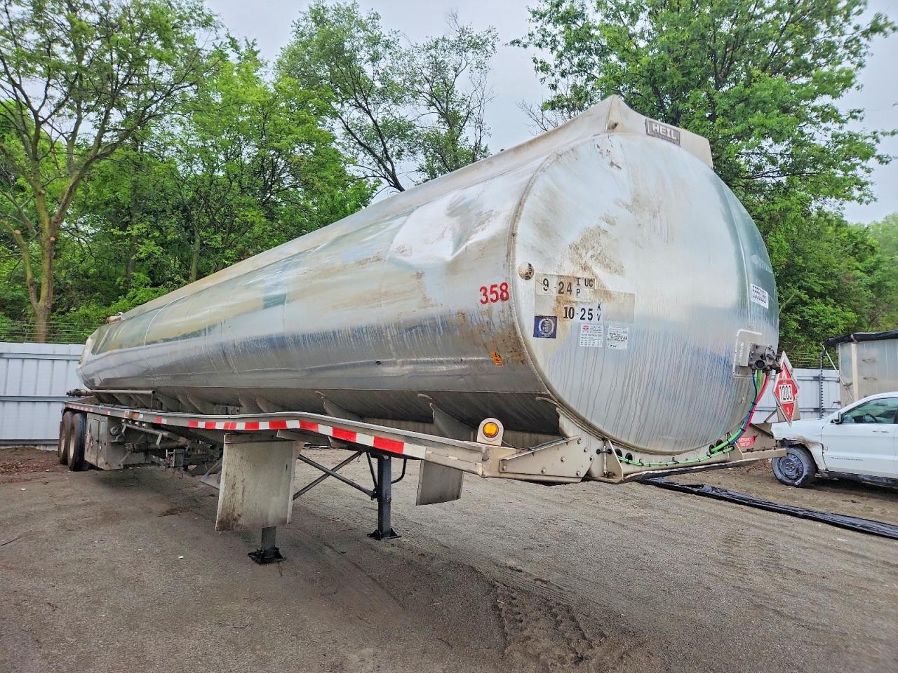 Salvage Other Heavy Equipment Tanker Trl Image