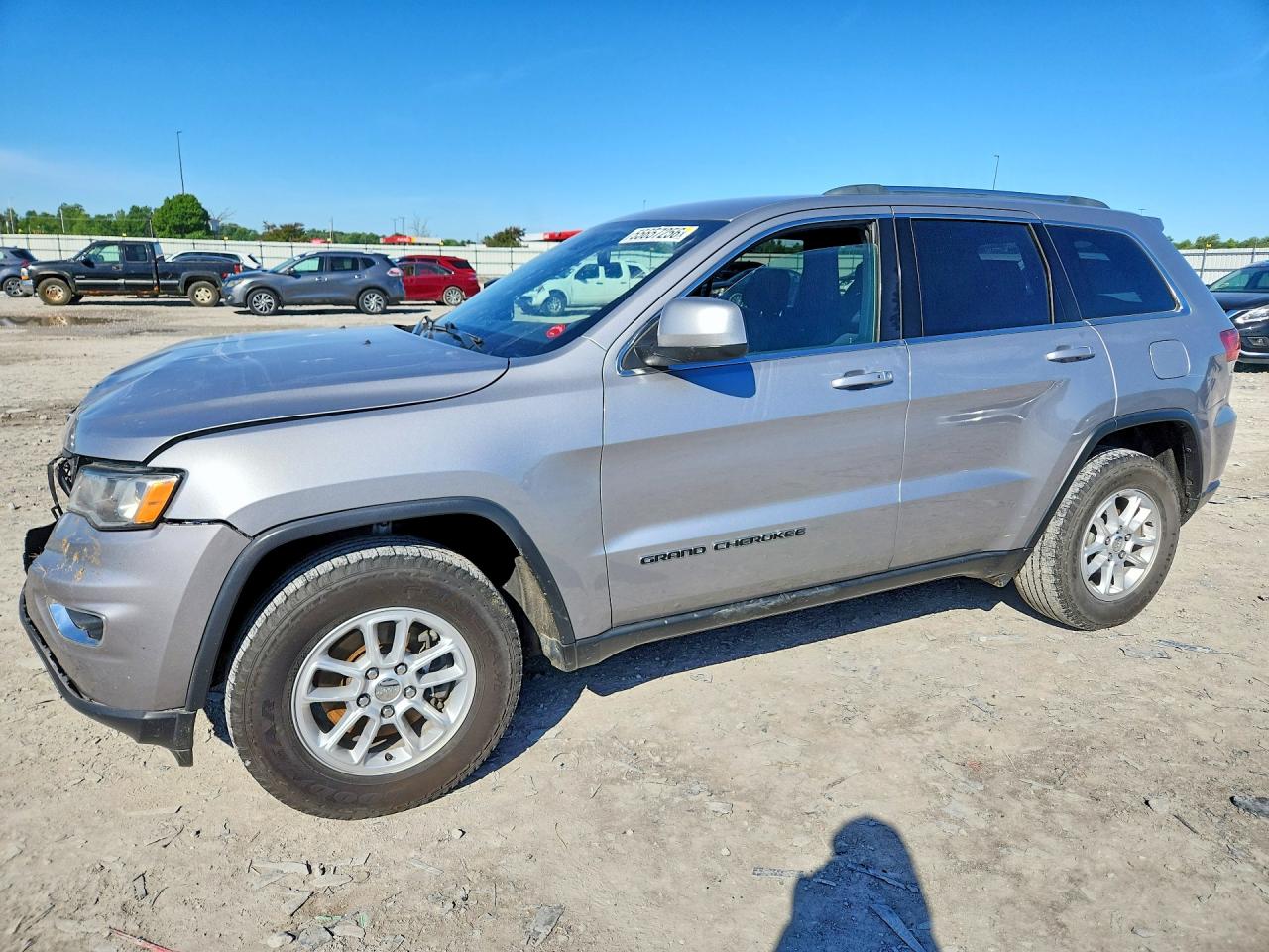 Salvage Jeep Cherokee Image