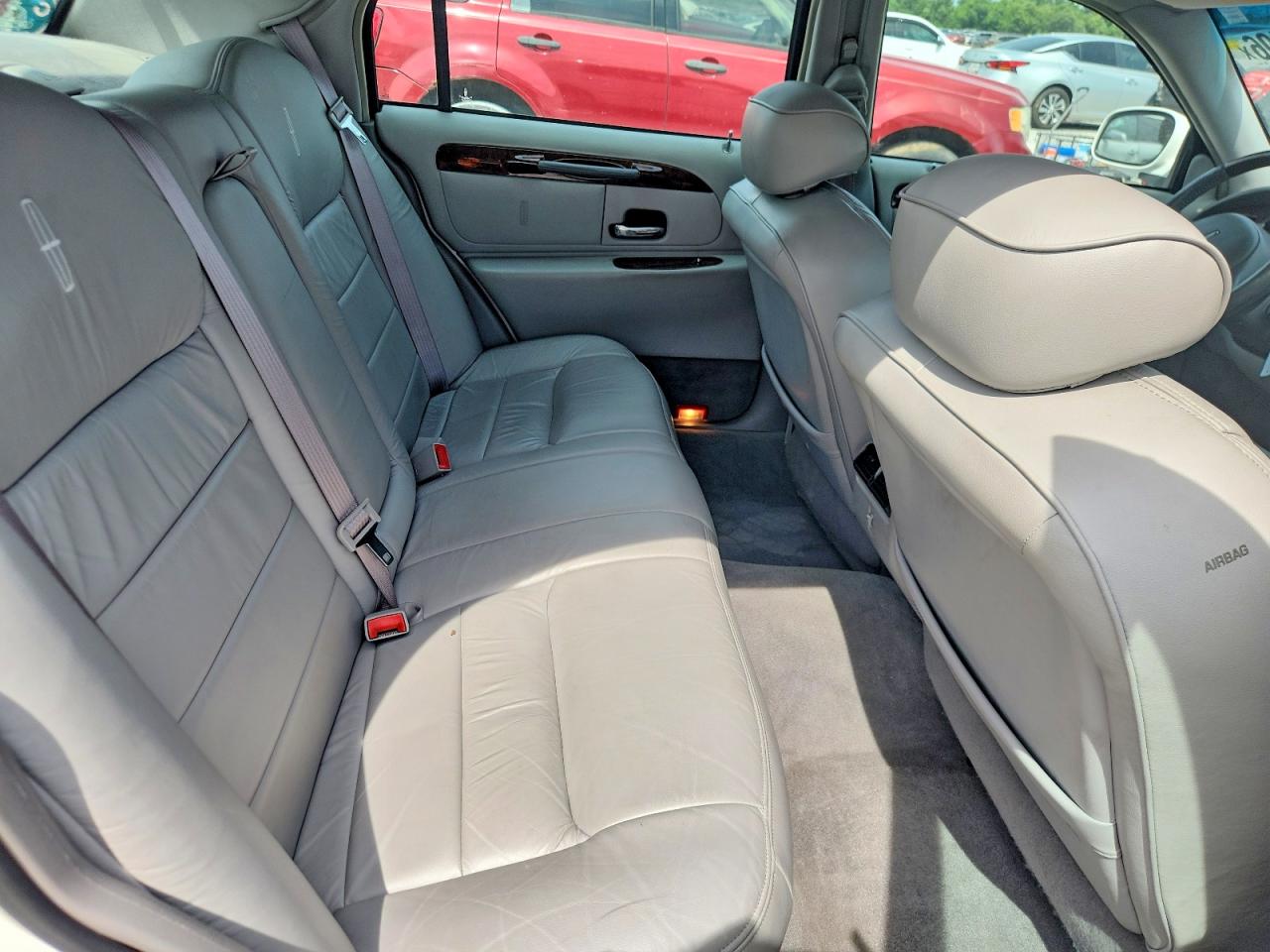 Lincoln Towncar Signature