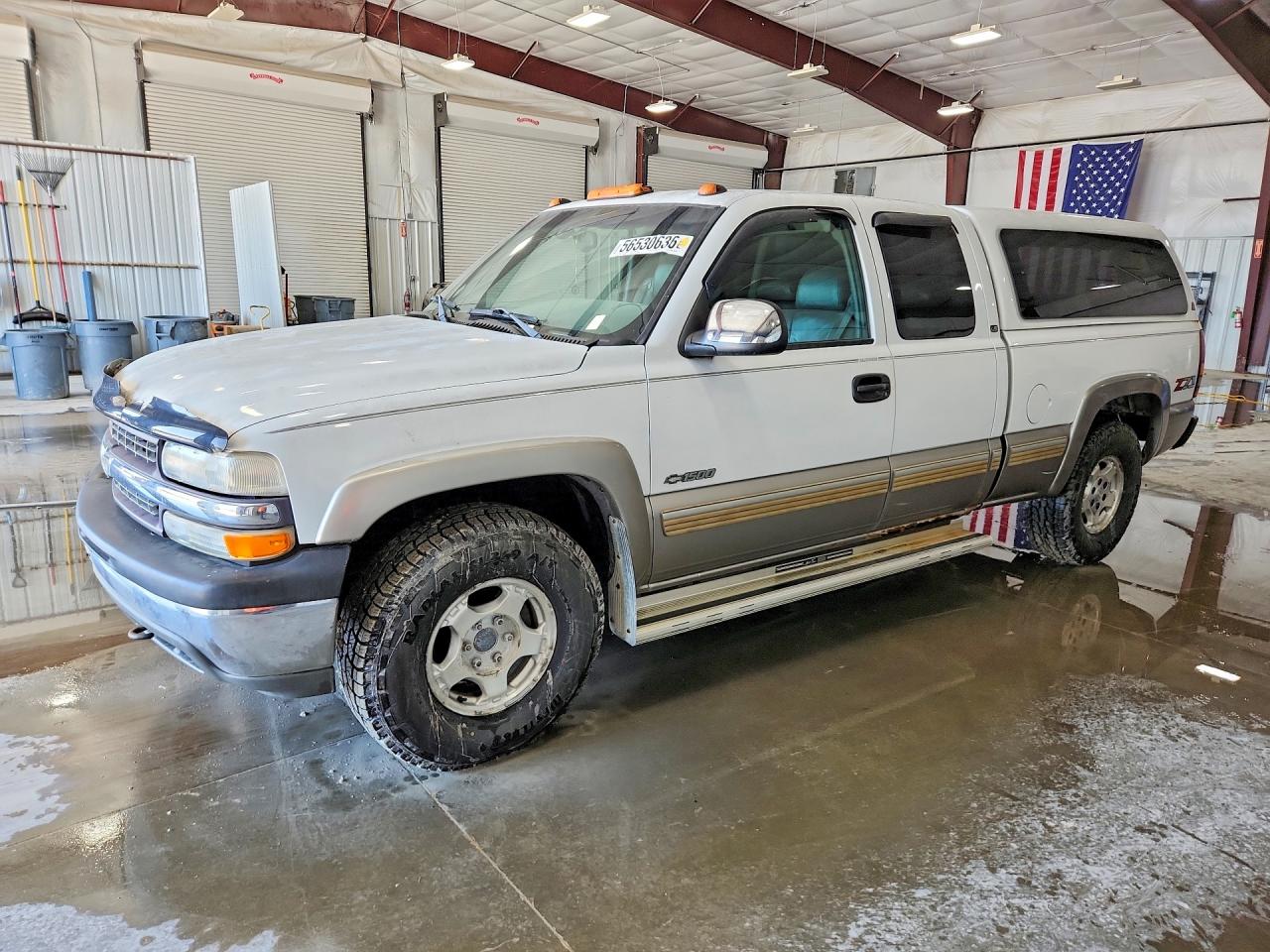 Salvage Chevrolet Silverado Image