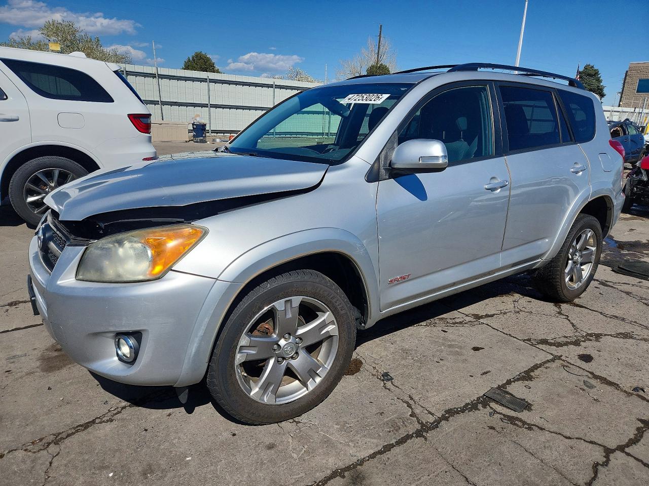 Salvage Toyota RAV4 Image