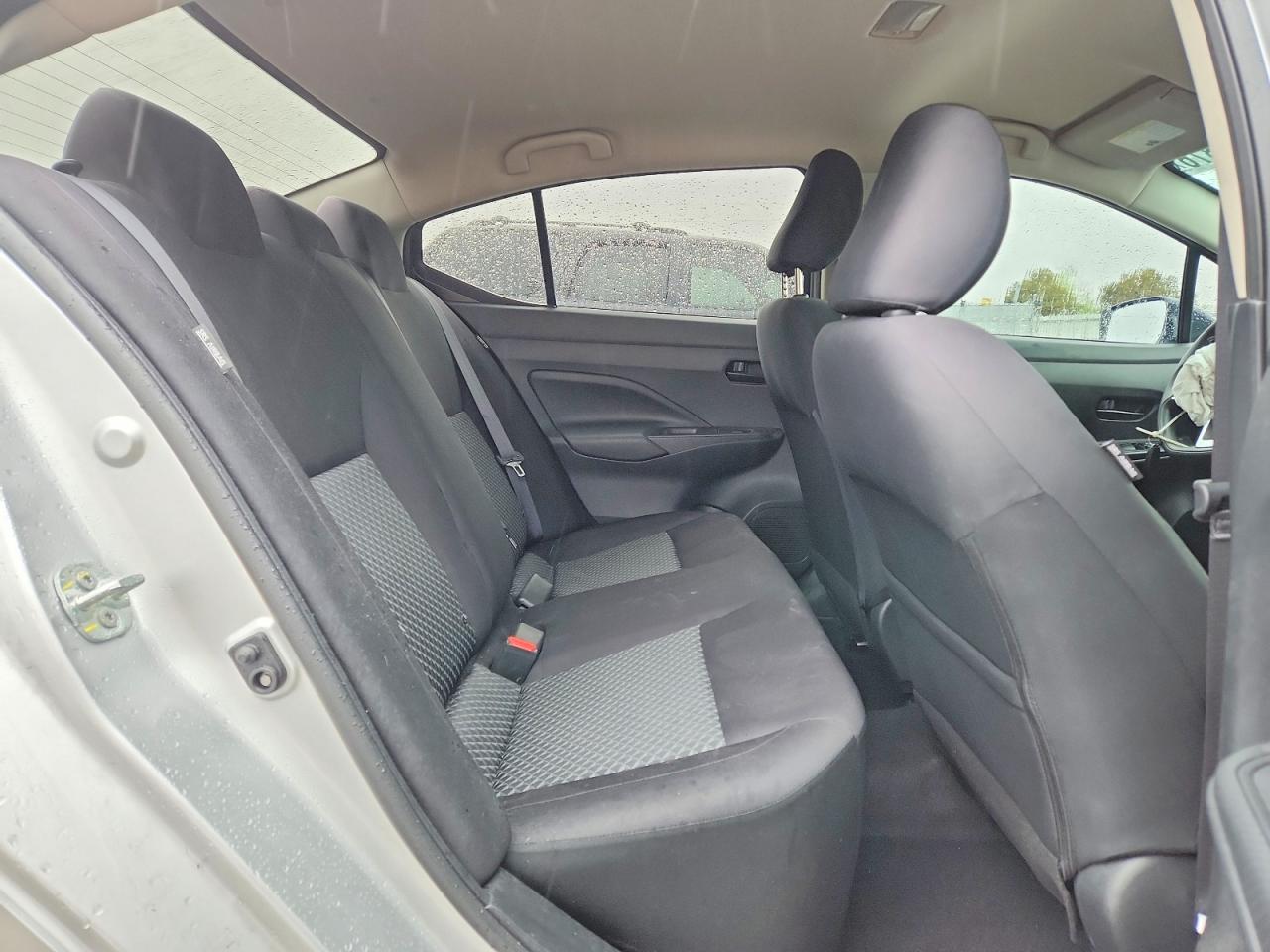 Nissan Versa S
