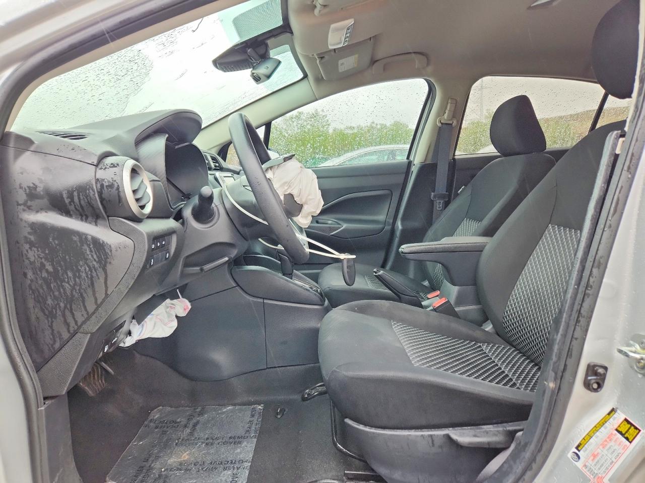 Nissan Versa S