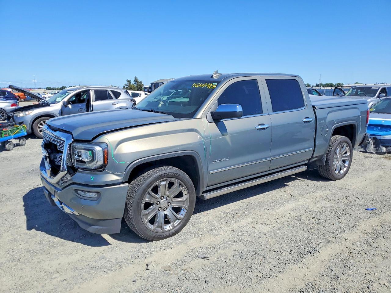 Salvage GMC Sierra Image