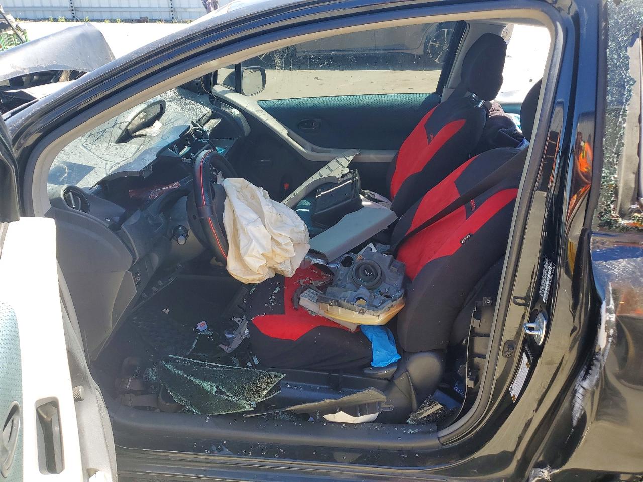 Toyota Yaris Base