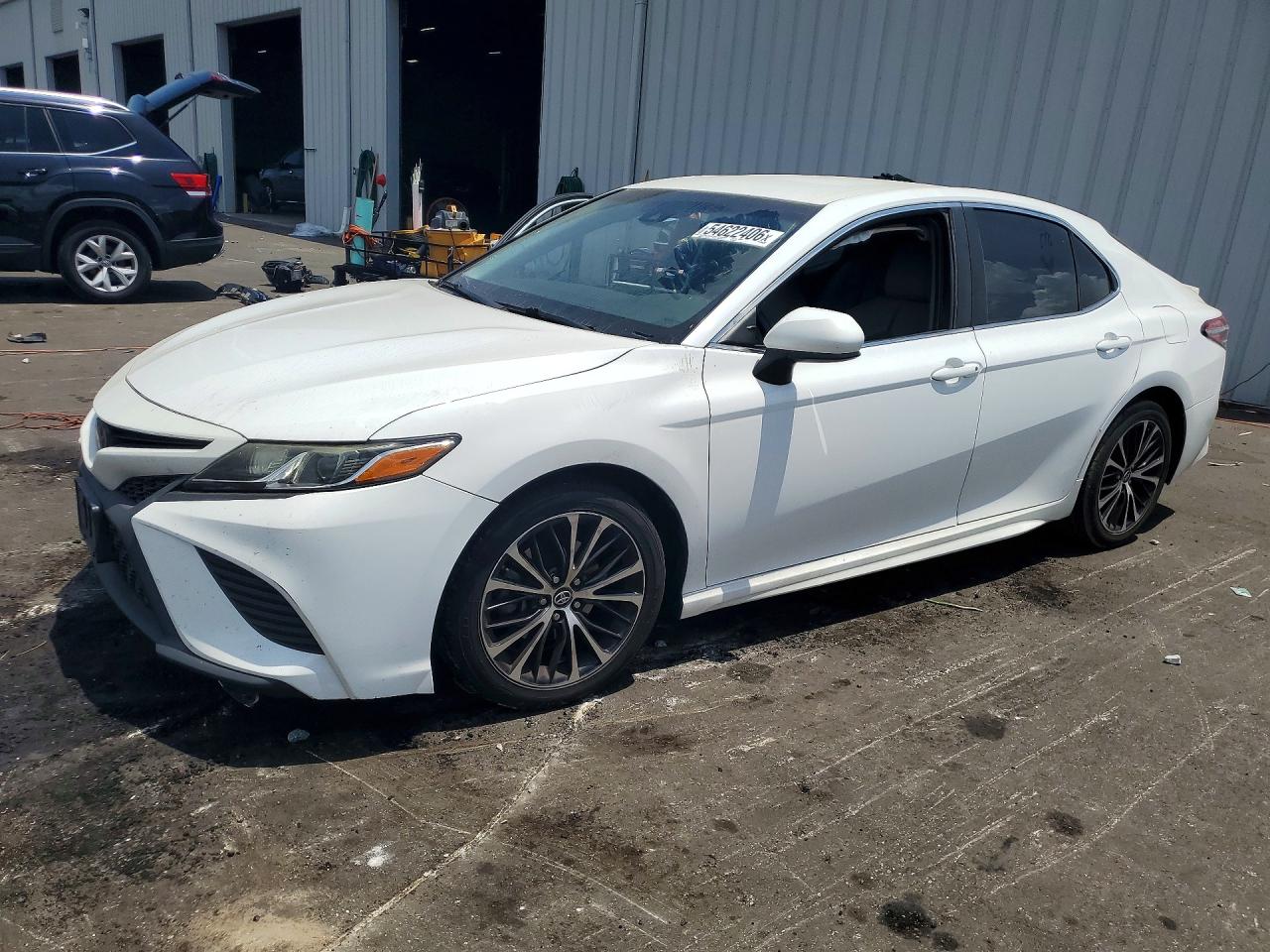 Salvage Toyota Camry Image
